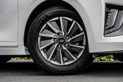 2021 Hyundai IONIQ 100kW EV - Thumbnail