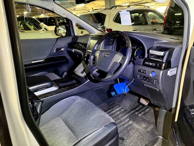 2014 Toyota Vellfire Hybrid / Alphard