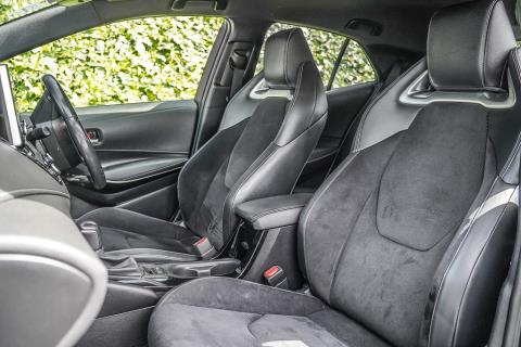 2019 Toyota Corolla ZR Hybrid - Thumbnail