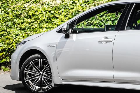 2019 Toyota Corolla ZR Hybrid - Thumbnail