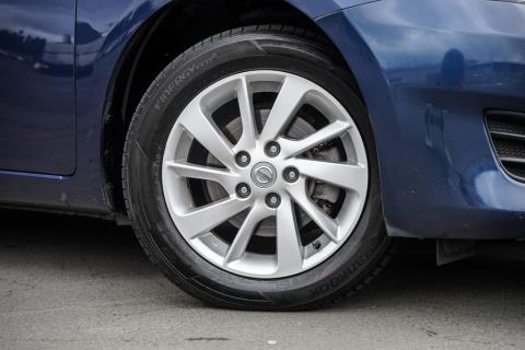 2016 Nissan Pulsar ST Hatchback - Thumbnail