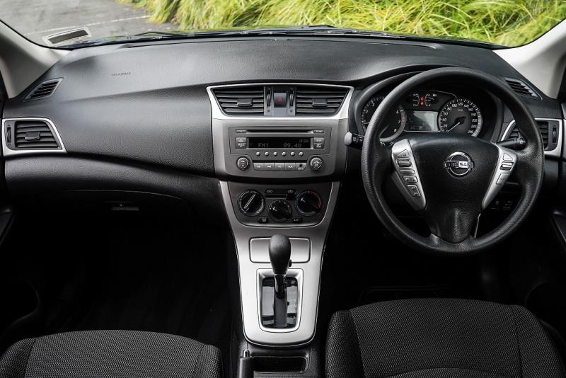 2016 Nissan Pulsar ST Hatchback