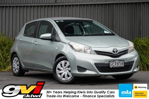 2011 Toyota Yaris YR / Vitz