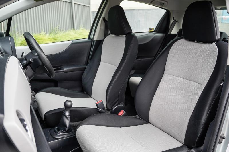 2011 Toyota Yaris YR / Vitz