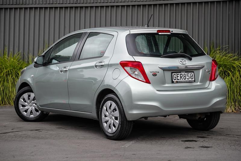 2011 Toyota Yaris YR / Vitz