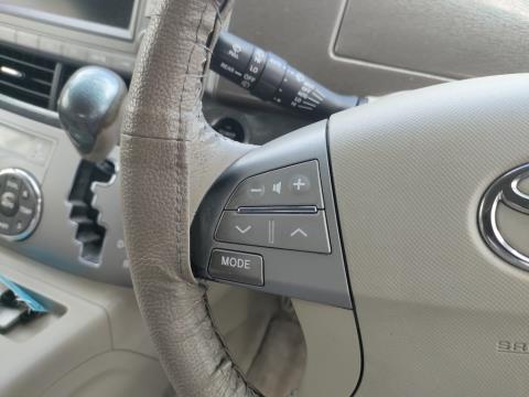 2006 Toyota Estima - Thumbnail