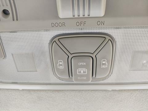 2006 Toyota Estima - Thumbnail