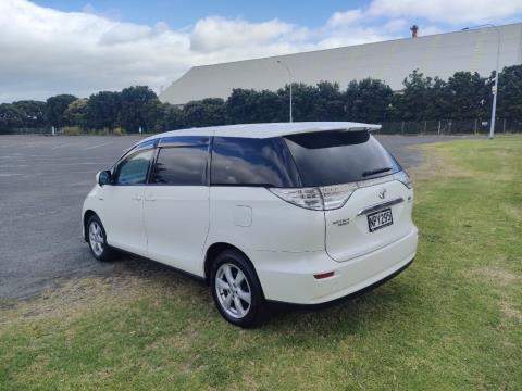 2006 Toyota Estima - Thumbnail