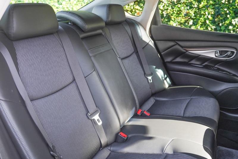 2015 Nissan Fuga Hybrid / Skyline