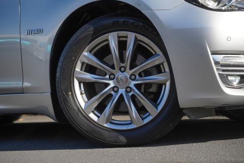 2015 Nissan Fuga Hybrid / Skyline - Thumbnail