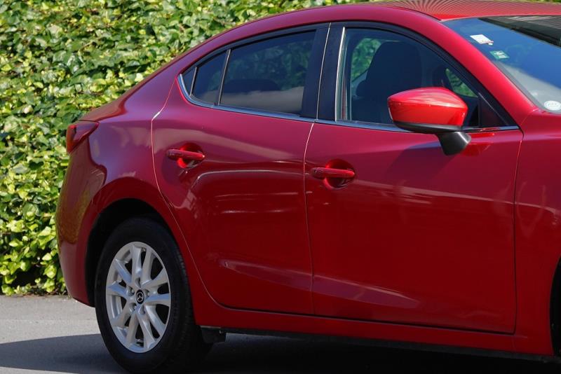 2015 Mazda Axela Hybrid / 3 Hybrid