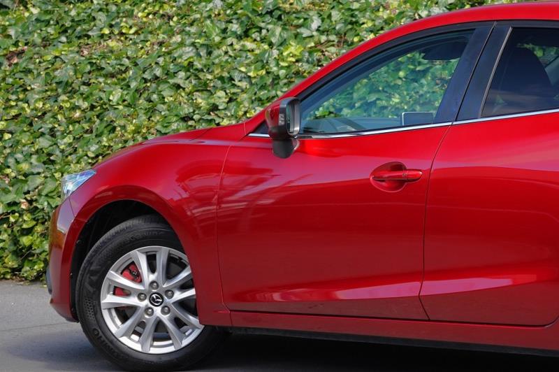 2015 Mazda Axela Hybrid / 3 Hybrid