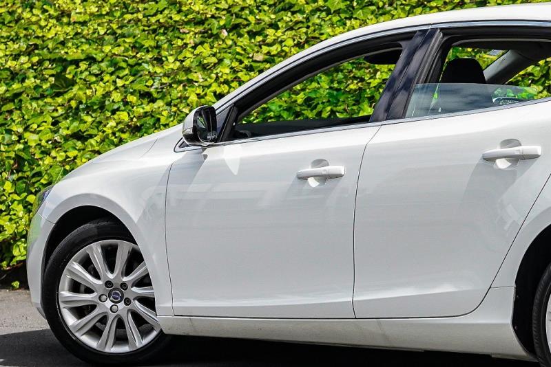 2015 Volvo V40 T4 Hatchback