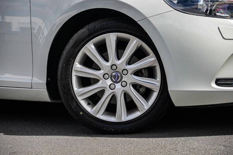 2015 Volvo V40 T4 Hatchback