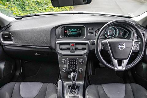 2015 Volvo V40 T4 Hatchback - Thumbnail