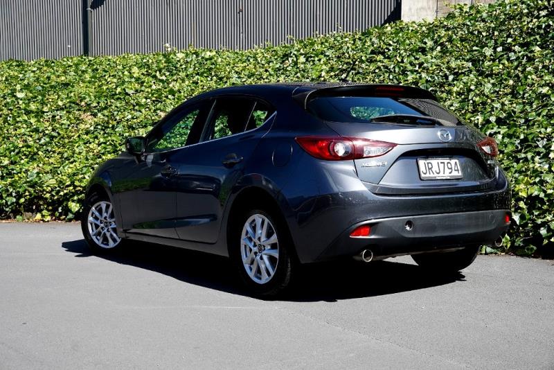 2016 Mazda 3 GLX / Axela Sport