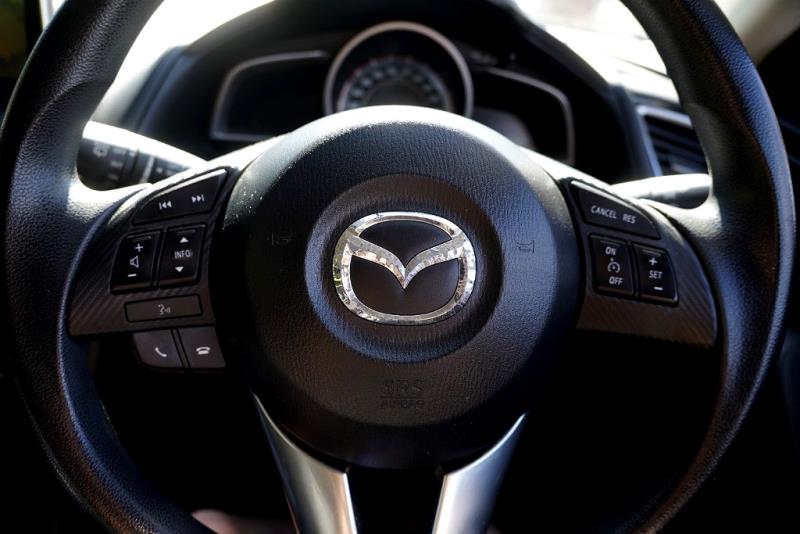 2016 Mazda 3 GLX / Axela Sport