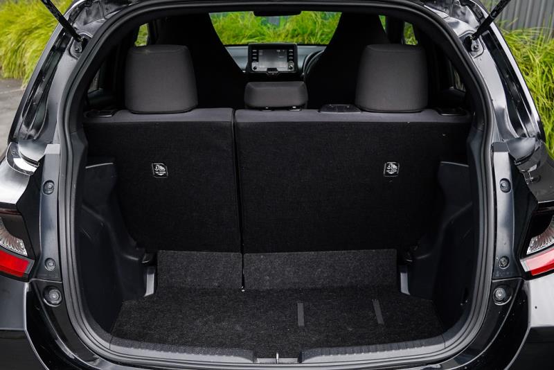 2021 Toyota Yaris Hybrid / Vitz