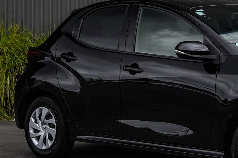 2021 Toyota Yaris Hybrid / Vitz
