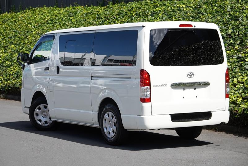 2020 Toyota Hiace / Regius Ace