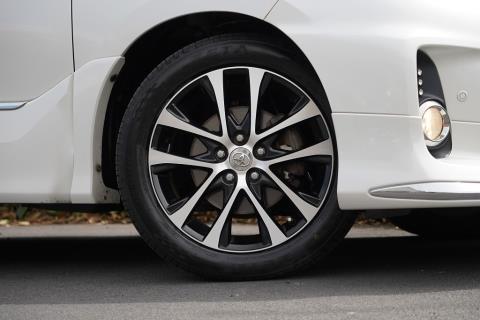 2015 Toyota Estima Aeras Premium - Thumbnail