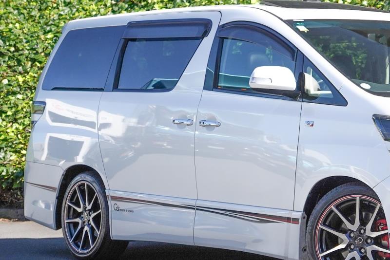 2013 Toyota Vellfire G's / Alphard