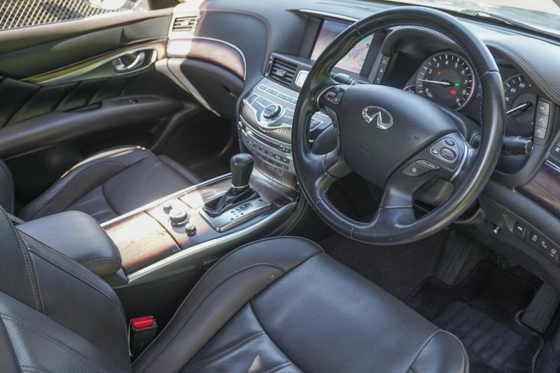 2018 Nissan Fuga Hybrid / Skyline