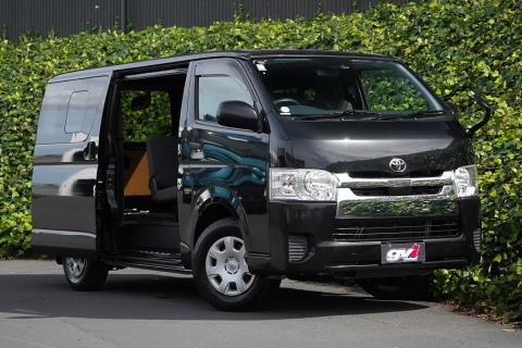 2020 Toyota Hiace GL 5 Door - Thumbnail