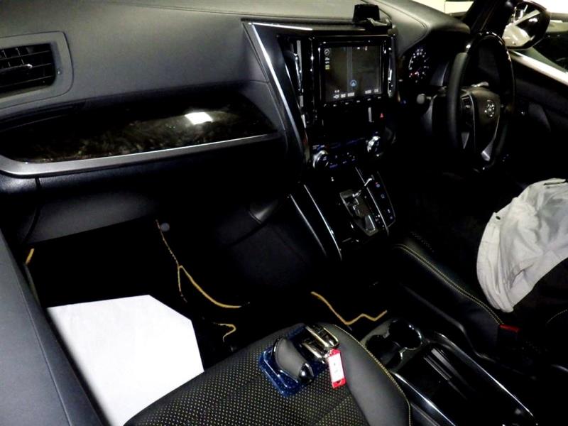 2017 Toyota Vellfire 2.5Z / Alphard