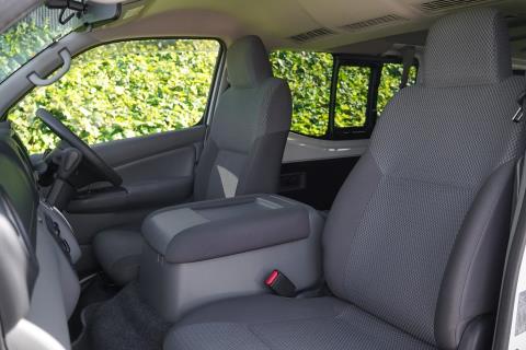2020 Nissan NV350 10 Seater - Thumbnail