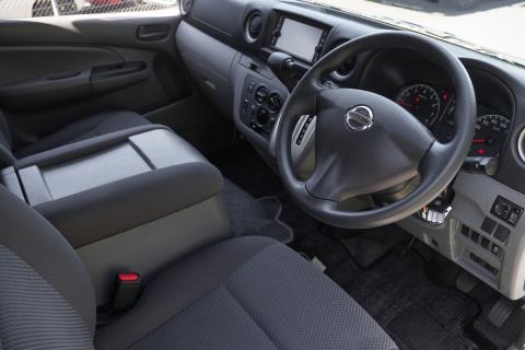 2020 Nissan NV350 10 Seater - Thumbnail