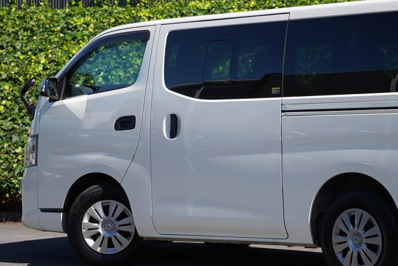 2020 Nissan NV350 10 Seater