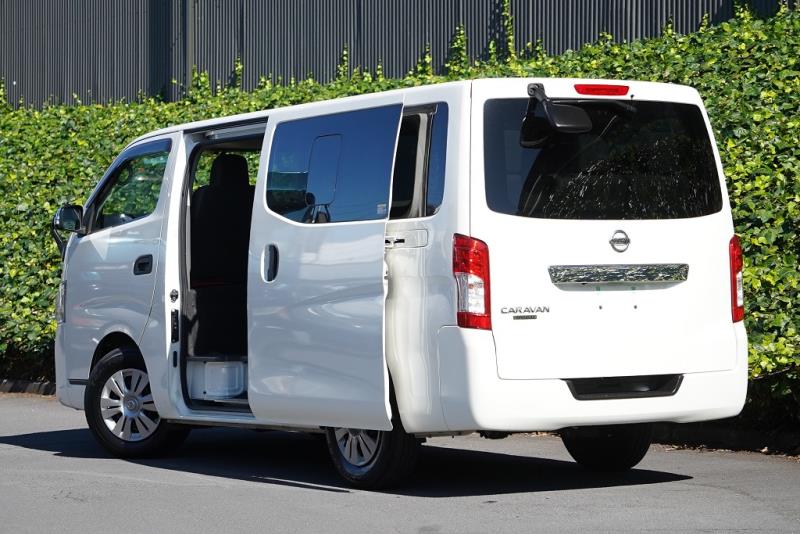 2020 Nissan NV350 10 Seater