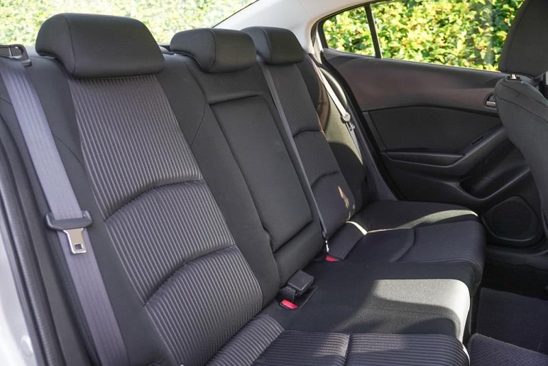 2015 Mazda Axela 15C / 3 Sport