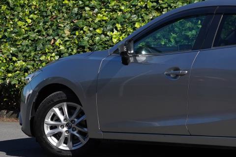 2015 Mazda Axela 15C / 3 Sport - Thumbnail