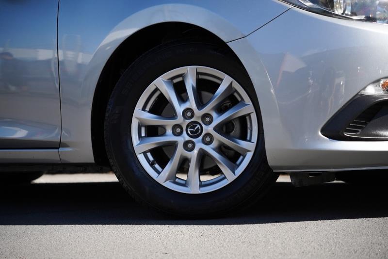 2015 Mazda Axela 15C / 3 Sport