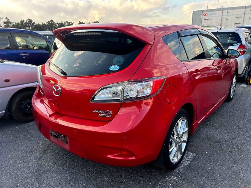 2013 Mazda Axela 20S / 3 Ltd