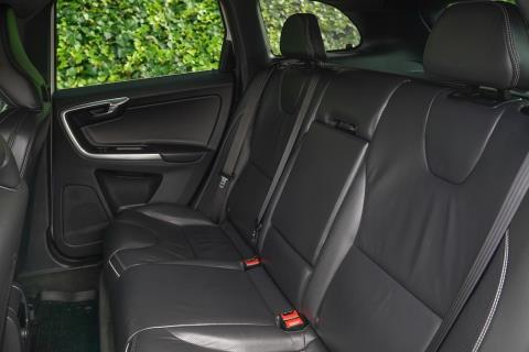 2015 Volvo XC60 T5 R-Design - Thumbnail