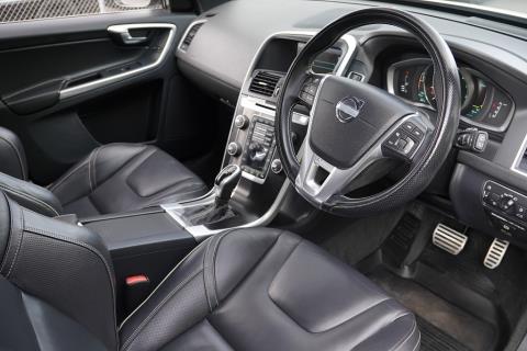 2015 Volvo XC60 T5 R-Design - Thumbnail