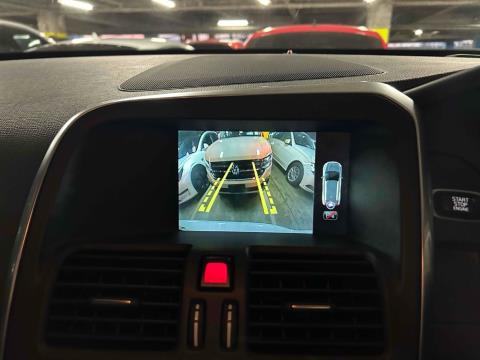 2015 Volvo XC60 T5 R-Design - Thumbnail