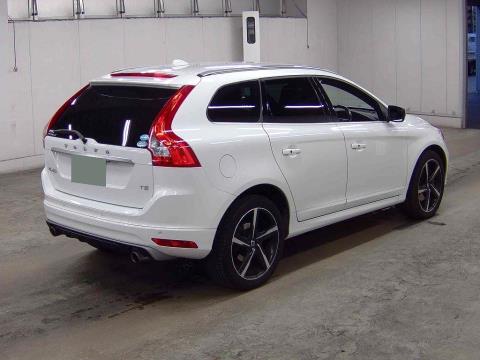 2015 Volvo XC60 T5 R-Design - Thumbnail