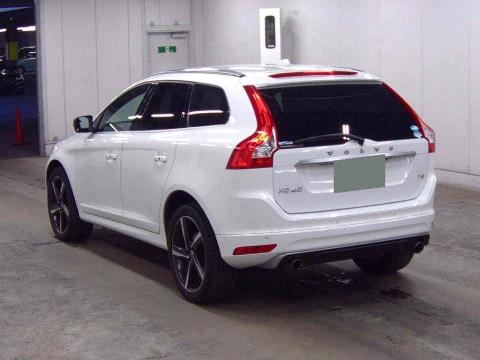 2015 Volvo XC60 T5 R-Design - Thumbnail