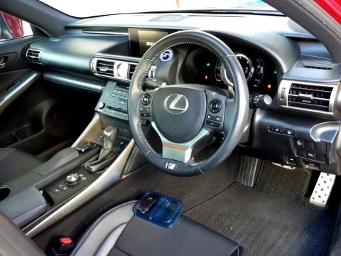 2015 Lexus IS 300h - Thumbnail