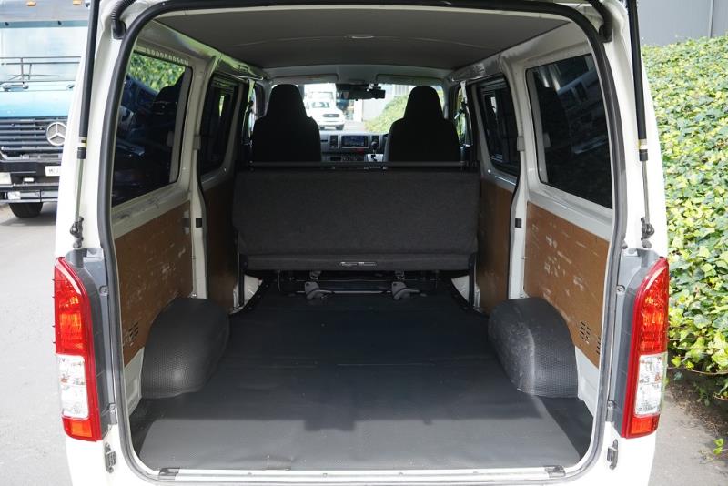 2019 Toyota Hiace GL 5 Door