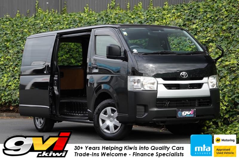 2020 Toyota Hiace GL 5 Door