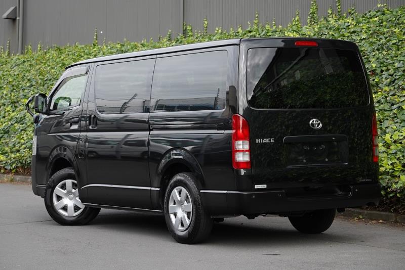 2020 Toyota Hiace GL 5 Door