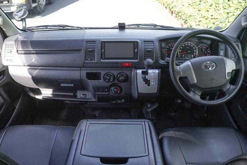 2018 Toyota Hiace GL 5 Door