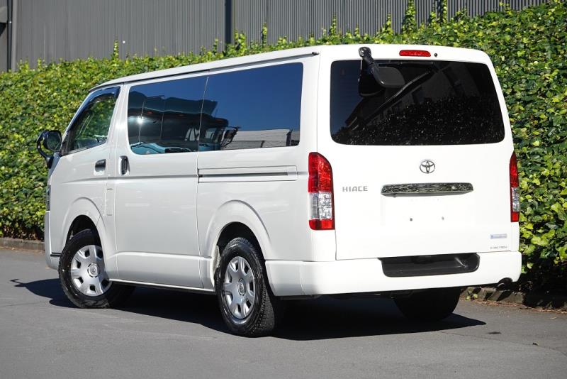 2018 Toyota Hiace GL 5 Door