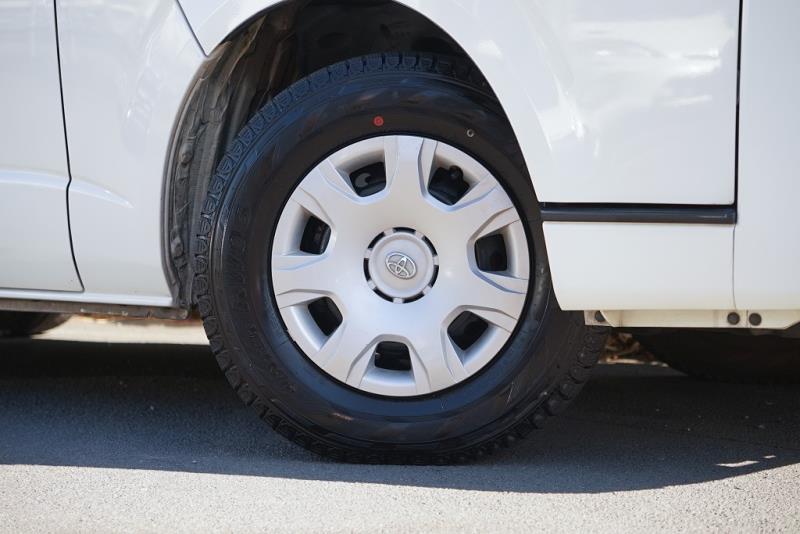 2018 Toyota Hiace GL 5 Door