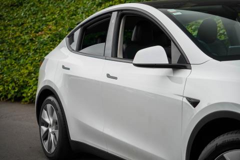 2022 Tesla Model Y - Thumbnail